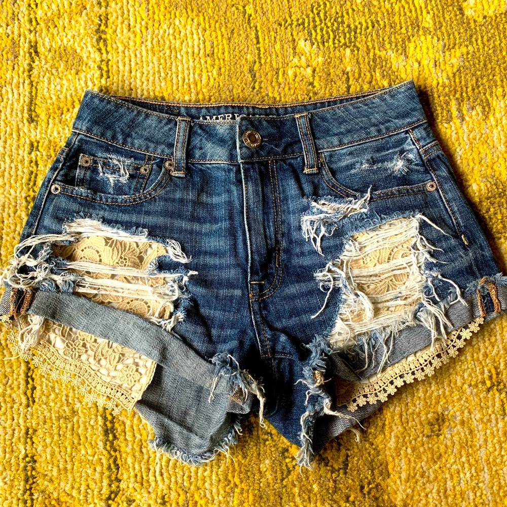 American Eagle high-rise festival shorts.